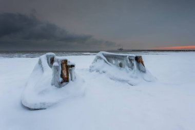 Sopot 'taki güzel kış manzarası. Gdanska Körfezi. Polonya