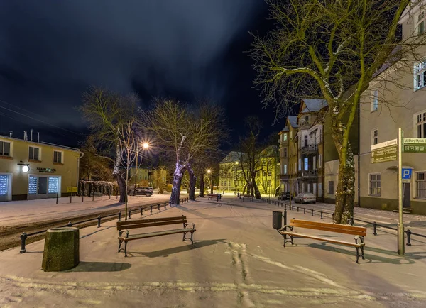 Puola Gdansk Oliwa Helmikuuta 2018 Näkymä Valoisaan Lumiseen Vanhaan Kaupunkiin — kuvapankkivalokuva