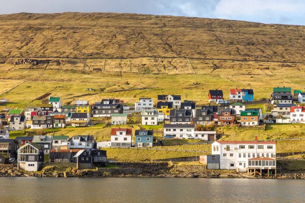 Sandavagur Faroe Island 2018 View Sandavagur Streymoy Island 비탈에 자리잡고 — 스톡 사진