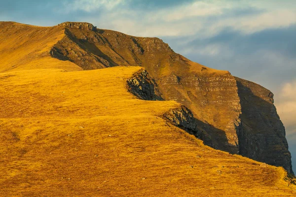 Berglandschaft Auf Der Insel Vagar Sonniger Frühlingsabend Färöer — Stockfoto