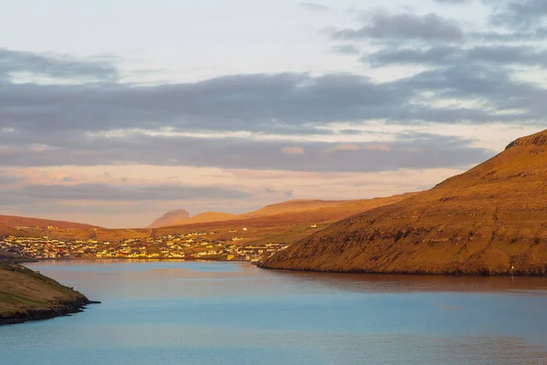 Άποψη Της Μικρής Πόλης Sorvagur Στο Νησί Vagar Ηπειρωτικό Αρχιπέλαγος — Φωτογραφία Αρχείου