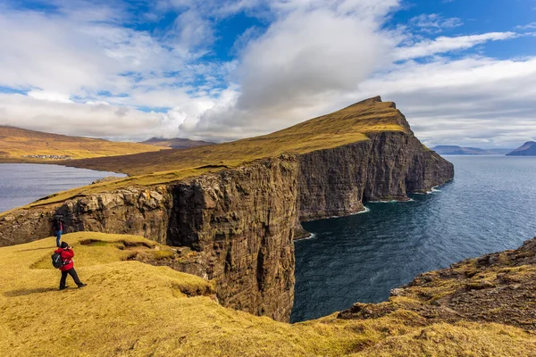 Sandavagur Vagar Ilhas Faroé Abril 2018 Turistas Caminho Velho Caminho — Fotografia de Stock