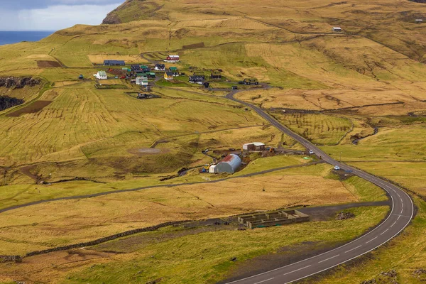 Vista Del Gasadalur Isla Vagar Pequeño Pueblo Situado Ladera Una — Foto de Stock