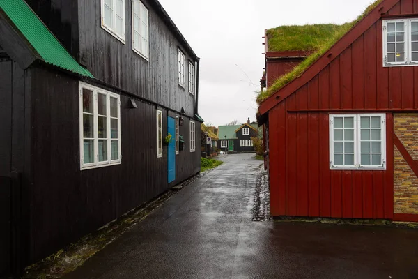 Τυπικό Χλοοτάπητα Top Σπίτια Στο Thorshavn Στο Streymoy Island Νήσοι — Φωτογραφία Αρχείου