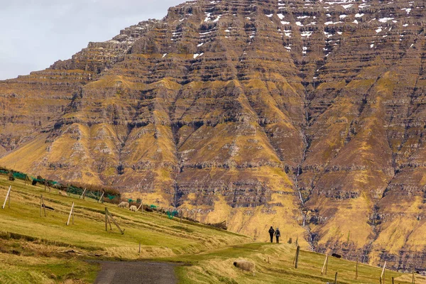 Berglandschaft Auf Der Insel Bordoy Bewölkter Frühlingstag Muli Färöer — Stockfoto