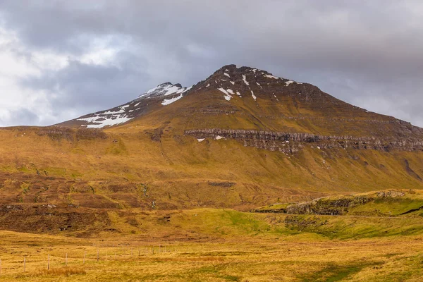 Paysage Montagneux Sur Île Streymoy Jour Printemps Nuageux Neige Dans — Photo