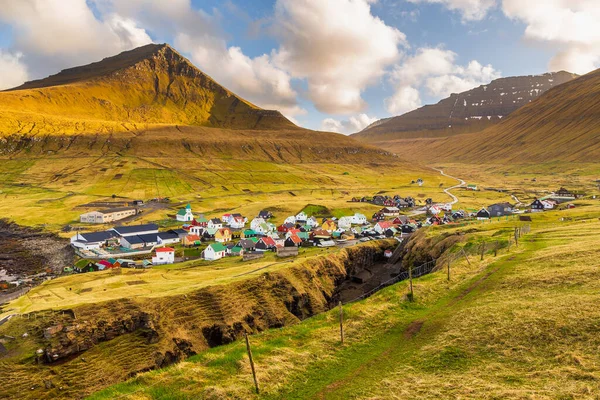 Gjogv Islas Feroe Dinamarca Mayo 2018 Pequeño Pueblo Gjogv Situado — Foto de Stock