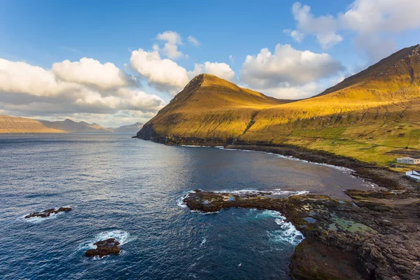 Small Village Gjogv Situated Slope Mountain Eysturoy Island Beautiful Bay — Stock Photo, Image