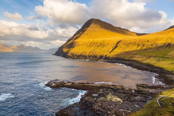 Small Village Gjogv Situated Slope Mountain Eysturoy Island Beautiful Bay — Stock Photo, Image