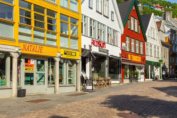 ノルウェーのベルゲン May 2018 町の中心部にあるカラフルな建物 お店やレストラン — ストック写真