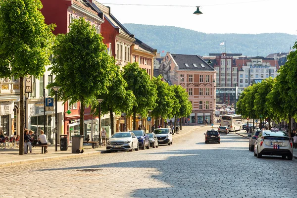 ノルウェーのベルゲン May 2018 町の中心部にあるカラフルな建物 お店やレストラン — ストック写真