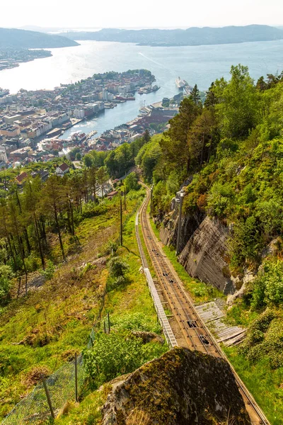 Bergen Noruega Maio 2018 Floibanen Uma Ferrovia Funicular Cidade Norueguesa — Fotografia de Stock