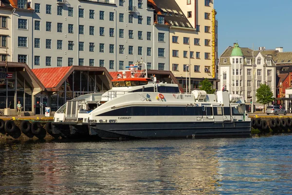 Bergen Norwegia Maja 2018 Jachty Łodzie Zacumowane Przystani Bergen Zatoka — Zdjęcie stockowe