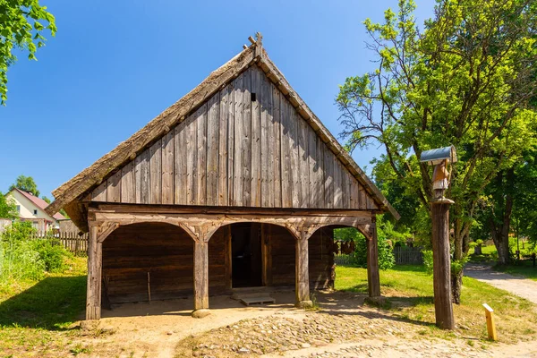 Wdzydze Kiszewskie Poland May 2018 Thatched Cottage Wooden Chapel Open — Stock Photo, Image