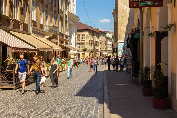 Lviv Ukraina Juni 2018 Tradisjonelle Bygninger Brosteinsgate Det Historiske Gamlebyen – stockfoto