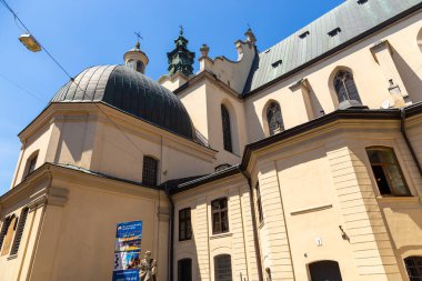 Lviv, Ukrayna - 09 Haziran 2018: Latin Katedrali, Eski Şehirdeki Varsayımın Katedral Bazilikası.