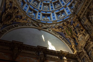 Lviv, Ukrayna - 09 Haziran 2018: Boim Şapeli 'nin içinde, Katedral Meydanı' ndaki dini mimari anıt.