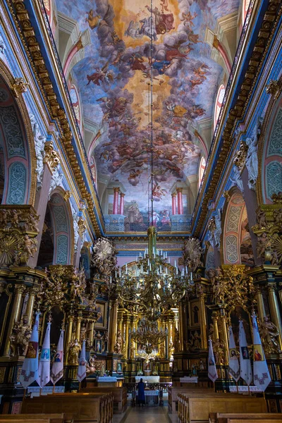Lwów Ukraina Czerwca 2018 Wnętrze Kościoła Klasztoru Bernardynów Starym Mieście — Zdjęcie stockowe