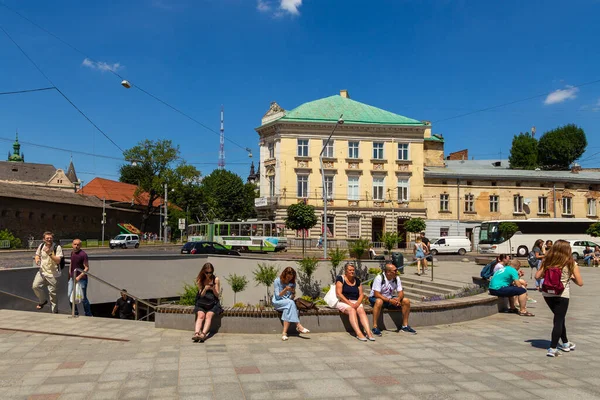 Lvov Ukrajina Června 2018 Tradiční Budovy Dlážděné Ulici Historickém Starém — Stock fotografie
