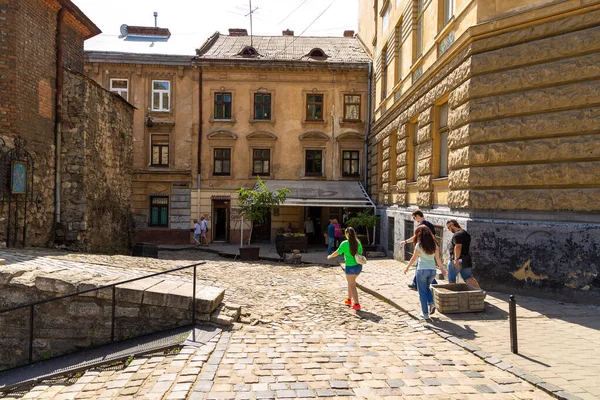 Lviv Ukraine Juni 2018 Traditionelle Gebäude Einer Kopfsteinpflasterstraße Der Historischen — Stockfoto