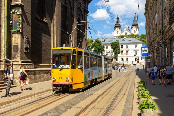 Lviv Ukrajna Június 2018 Hagyományos Épületek Történelmi Óvárosában Lviv Sárga — Stock Fotó