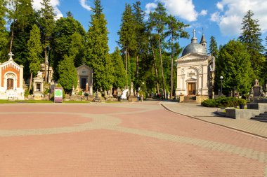 Lviv, Ukrayna - 09 Haziran 2018: Lychakiv Mezarlığı, Devlet Tarihi ve Kültür Müzesi Koruma Alanı, Lviv 'deki tarihi mezarlık.