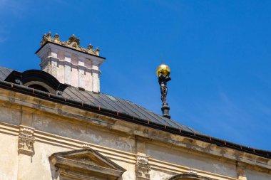 Pidhirtsi Kalesi, Lviv Oblastı 'nın Pidhirtsi köyünde tuğla ve taştan yapılmış bir kale. Ukrayna.