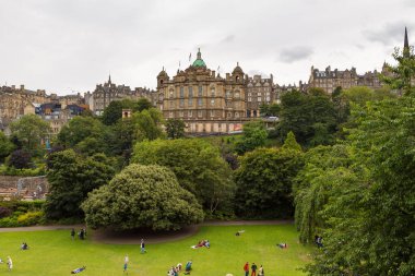 Edinburgh, İskoçya, İngiltere - 11 Ağustos 2018: İskoçya 'nın Edinburgh şehrinin manzarası.