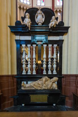 Bruges, Belçika - 18 Ağustos 2018: Saint-Salvator Katedrali 'nin içi, Bruges, Flanders Katedrali, günümüz Belçika' sında, şehrin ana kilisesi..