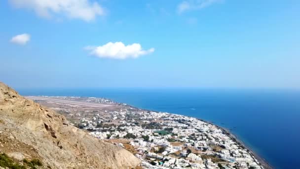 Grecia Isla Santorini Montaña Mesa Vouno Vista Del Resort Kamari — Vídeos de Stock