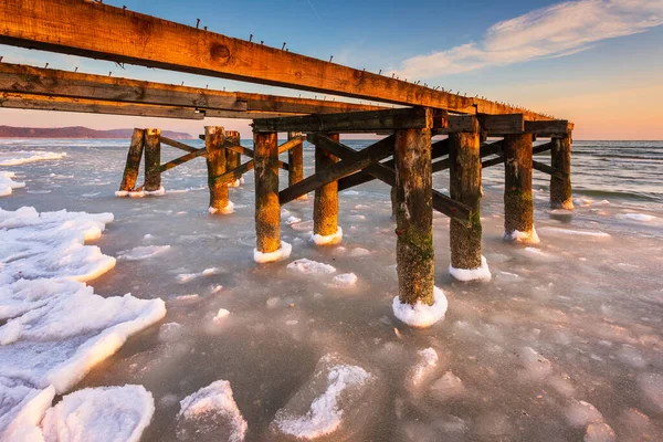 Early Morning Frozen Elements Small Pier Beach Sopot Winter Landscape — Stock Photo, Image