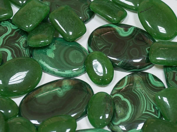 Pierres de malachite Image En Vente