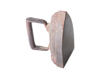 eski kömür beyaz zemin üzerine izole bir demir 