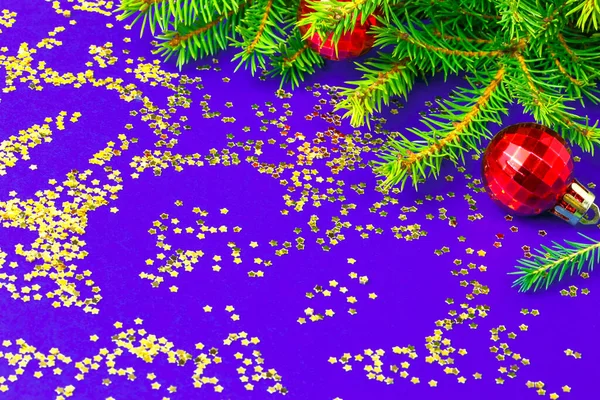Natale Capodanno festivo sfondo blu viola con albero di Natale con spazio copia — Foto Stock