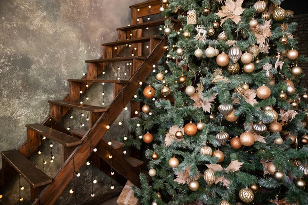 Giant Christmas Tree Golden Decorations Gift Boxes Concept Seasonal Holidays — Stock Photo, Image