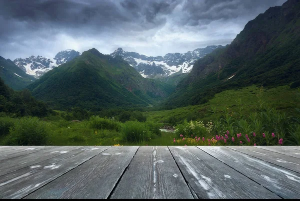 Beautiful Summer Valley Empty Wooden Table Natural Template Landscape — Stock Photo, Image