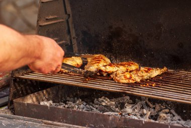 Lezzetli ızgara biftekler. Seçici odak ile çekim.