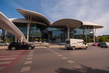 Gürcistan, Tiflis - 17 Eylül 2022: Merkezi Adalet Bakanlığı ve Nüfus Dairesi 'nin modern binası.