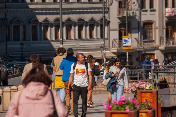 Georgien Tiflis September 2022 Menschenmenge Auf Belebten Straßen Der Stadt — Stockfoto