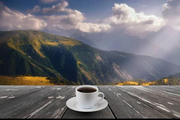 Tasse Café Sur Table Bois Vue Sur Beau Fond Nature — Photo