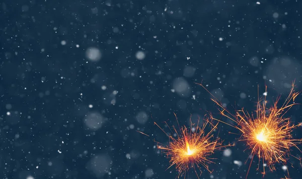 Brilhantes Chamas Fundo Nevado Abstrato Celebração Ano Novo Ilustração — Fotografia de Stock