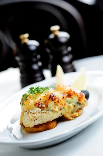 Peixe frito com queijo — Fotografia de Stock