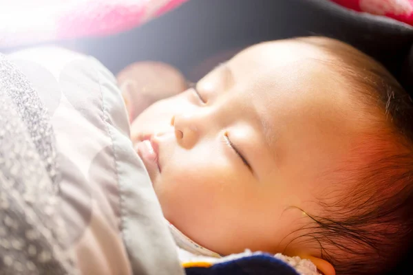 Schlafendes Gesicht Eines Süßen Jährigen Babys Mit Geringer Schärfentiefe Und — Stockfoto