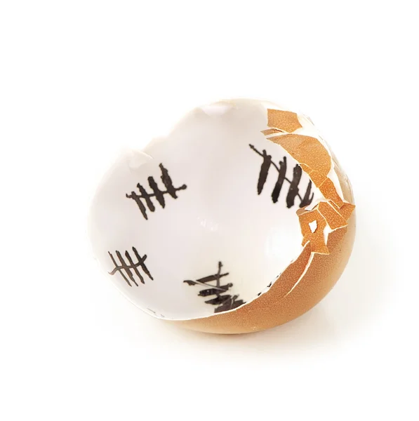 Broken egg shell closeup isolated on white — 图库照片