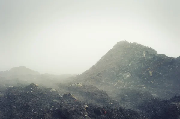 土地の上の霧を風景します。 — ストック写真