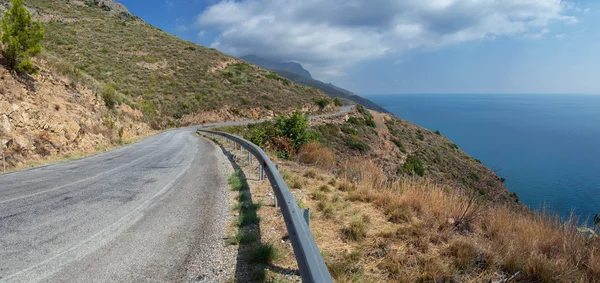 Türkiye'de köy yolunda — Stok fotoğraf