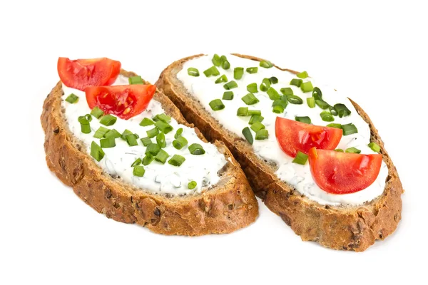 Dois sanduíche com creme de queijo e tomate — Fotografia de Stock
