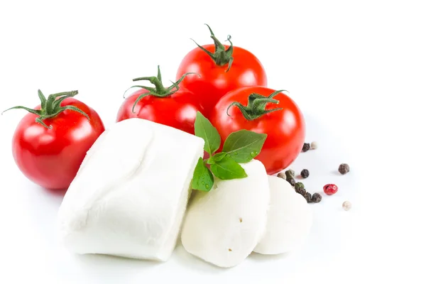 Mozzarella, pomidory i bazylia — Zdjęcie stockowe