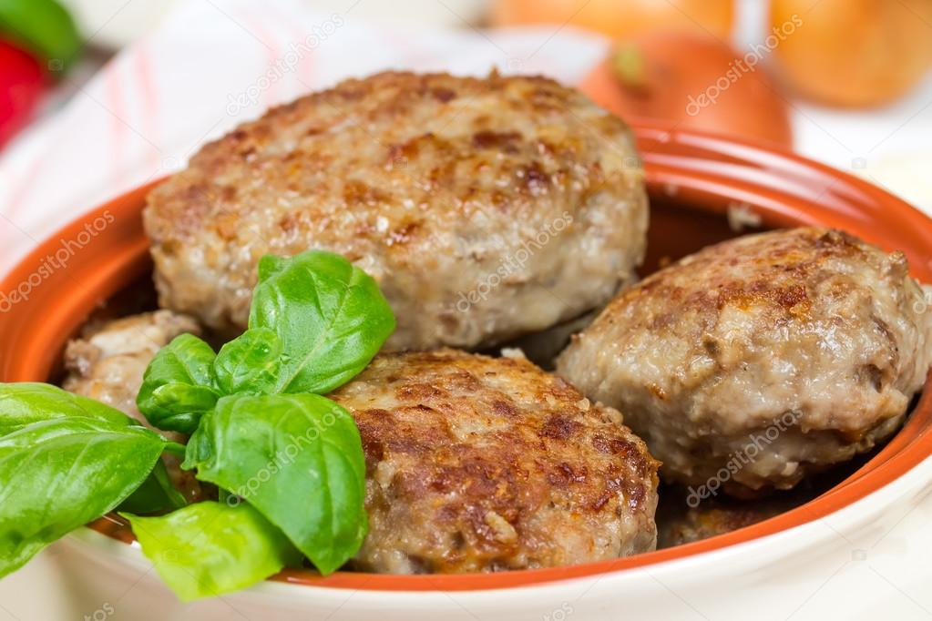 Fried cutlets with basil