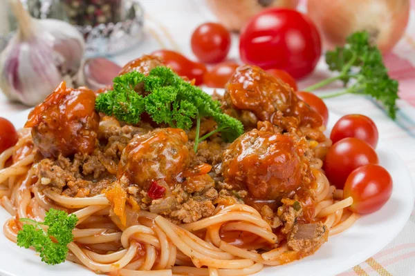 Traditional Italian dish spaghetti bolognese — Stock Photo, Image